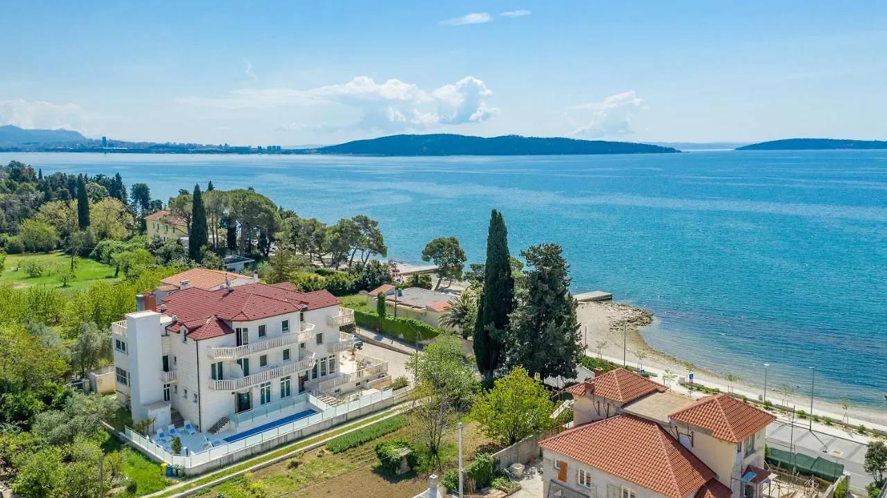Hotel Riva Kastela With Swimming Pool Croacia